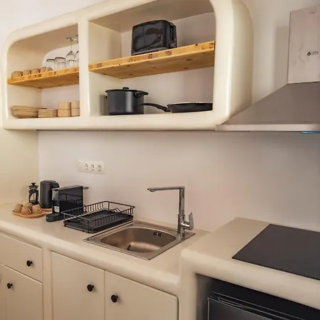 アパートホテル Alonia 4*