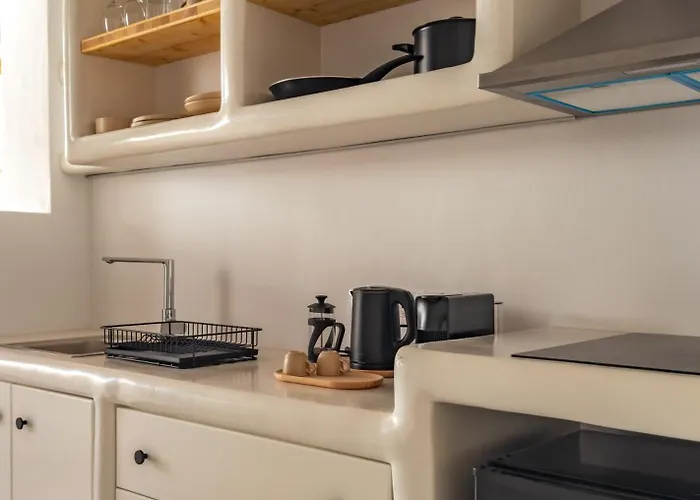 Alonia アパートホテル ナウサ